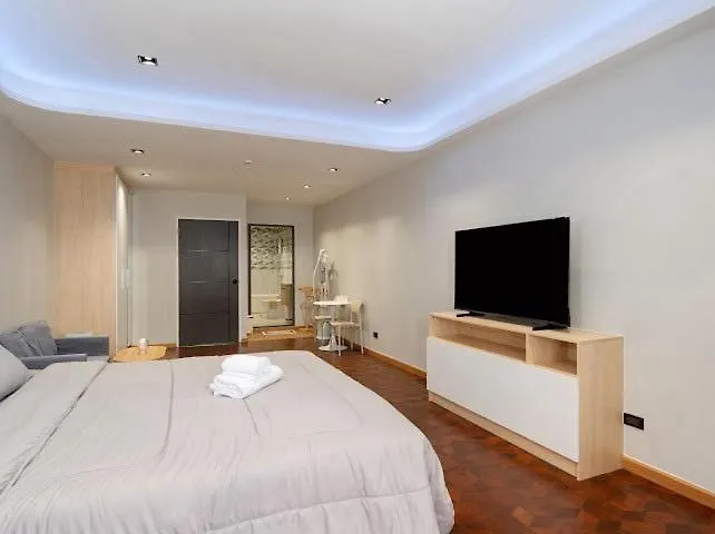 Elegant 3br Townhouse Near Siam & Bts 6 Guests Apartment