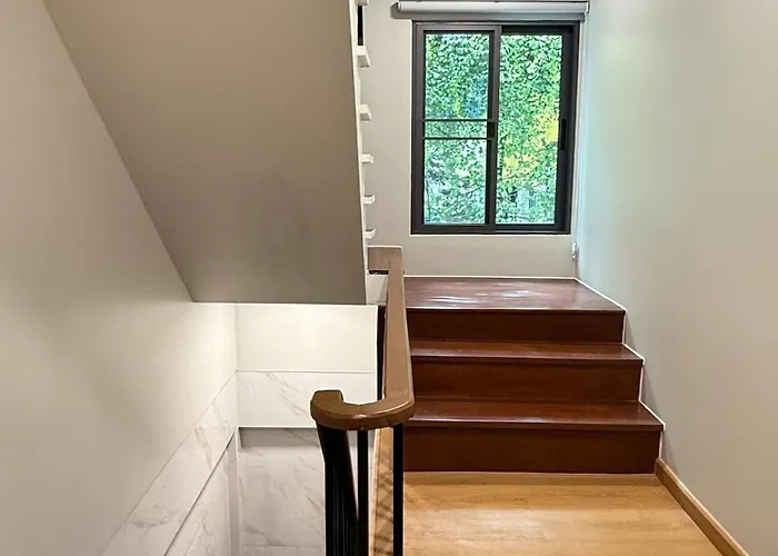 Elegant 3br Townhouse Near Siam & Bts 6 Guests Apartment