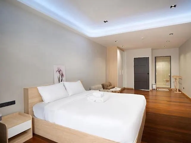 Elegant 3br Townhouse Near Siam & Bts 6 Guests Apartment Bangkok