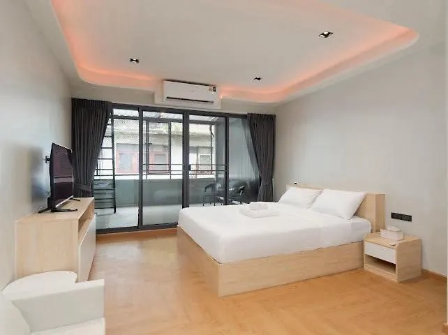 Elegant 3br Townhouse Near Siam & Bts 6 Guests Apartment Bangkok